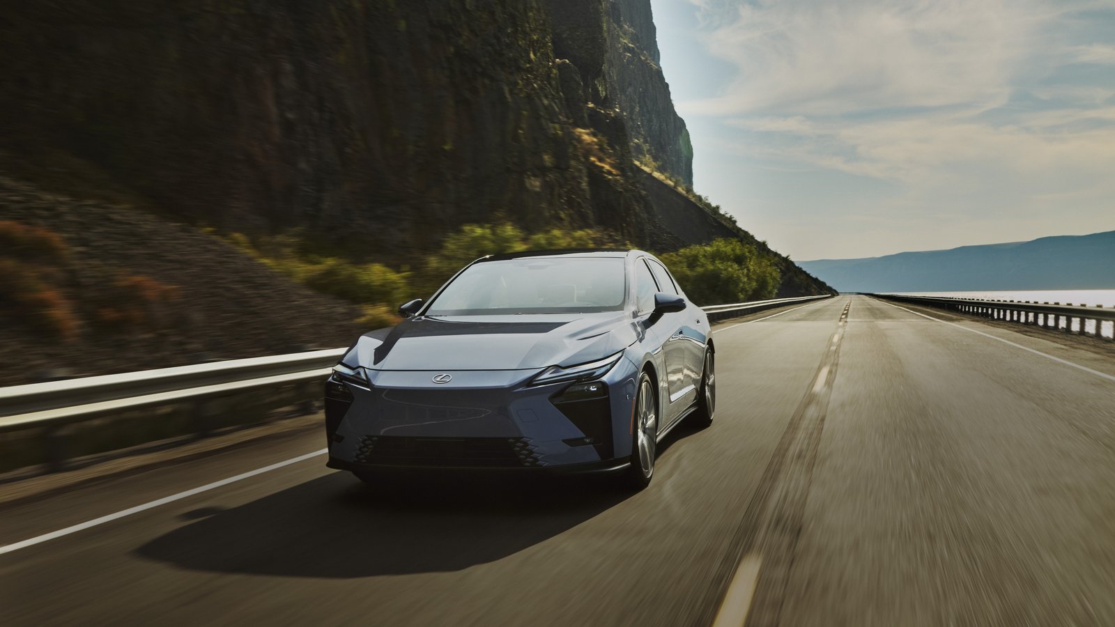 La Lexus ES 2027 à partir de 63 115 $ au Canada, avec motorisations hybride et électrique