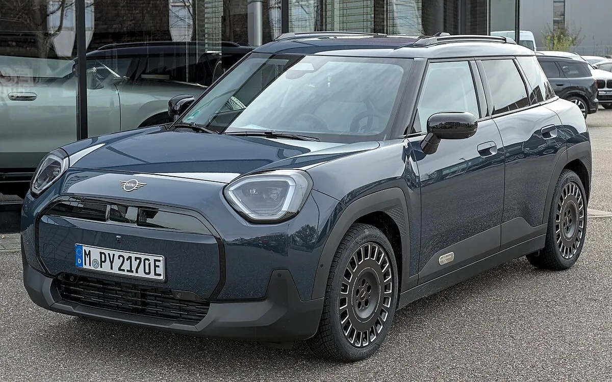 Best Electric SUVs for Canadian Families in 2026: Space, Range and Winter Ready