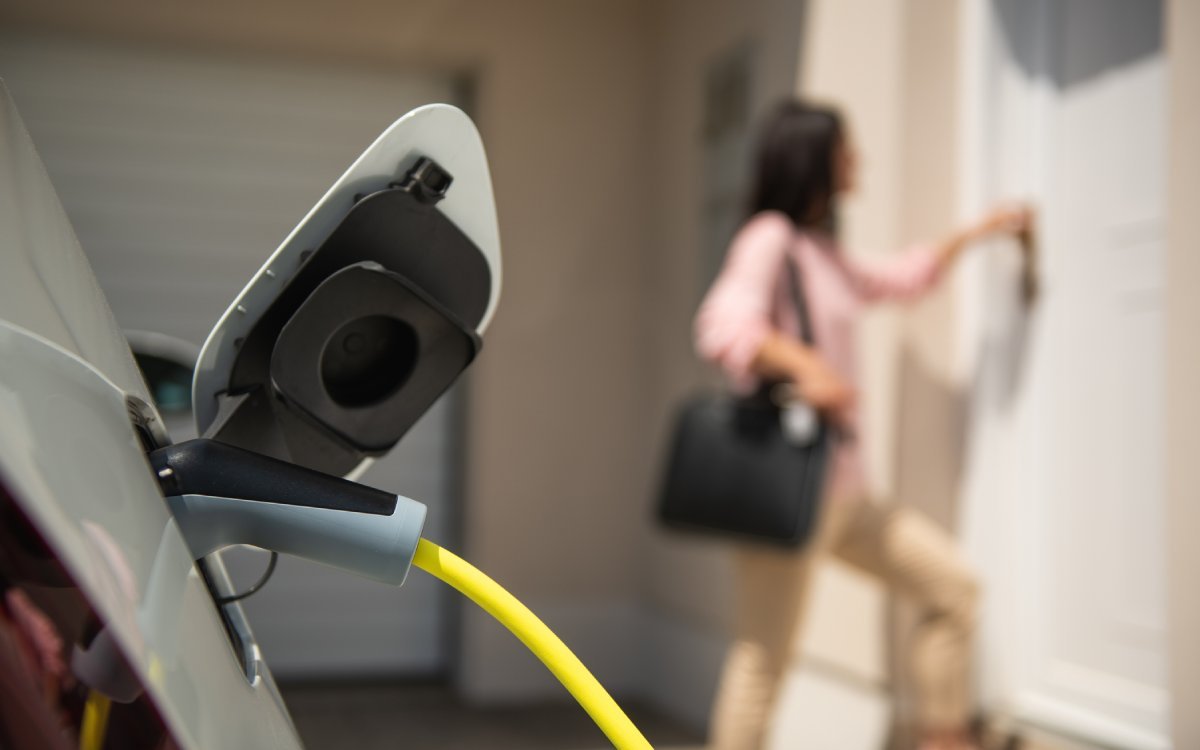 Le Canada a besoin de 19 fois plus de bornes de recharge EV d'ici 2040, la plupart à domicile, selon un nouveau rapport