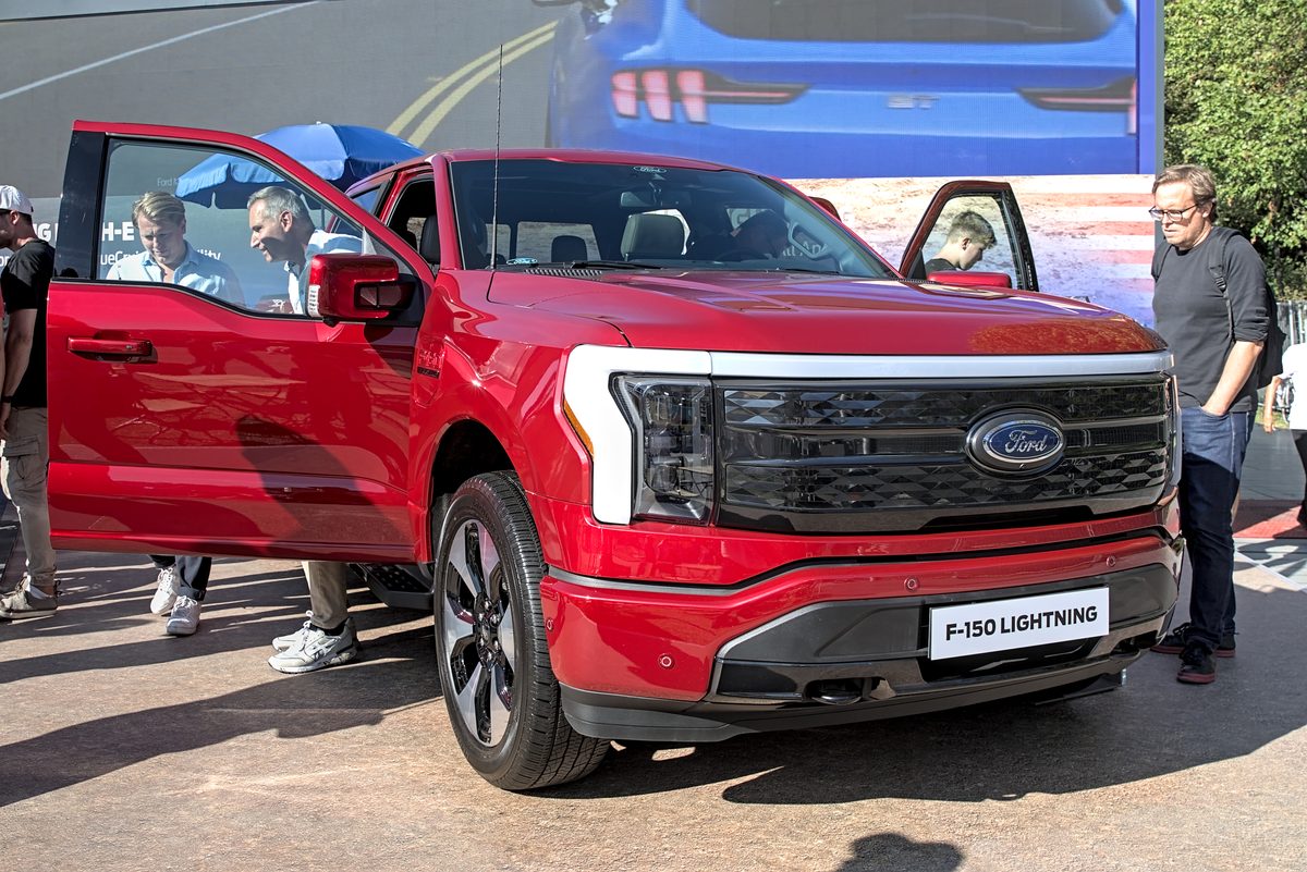 Les camions électriques au Canada 2026 : F-150 Lightning, Rivian et ce qui est disponible