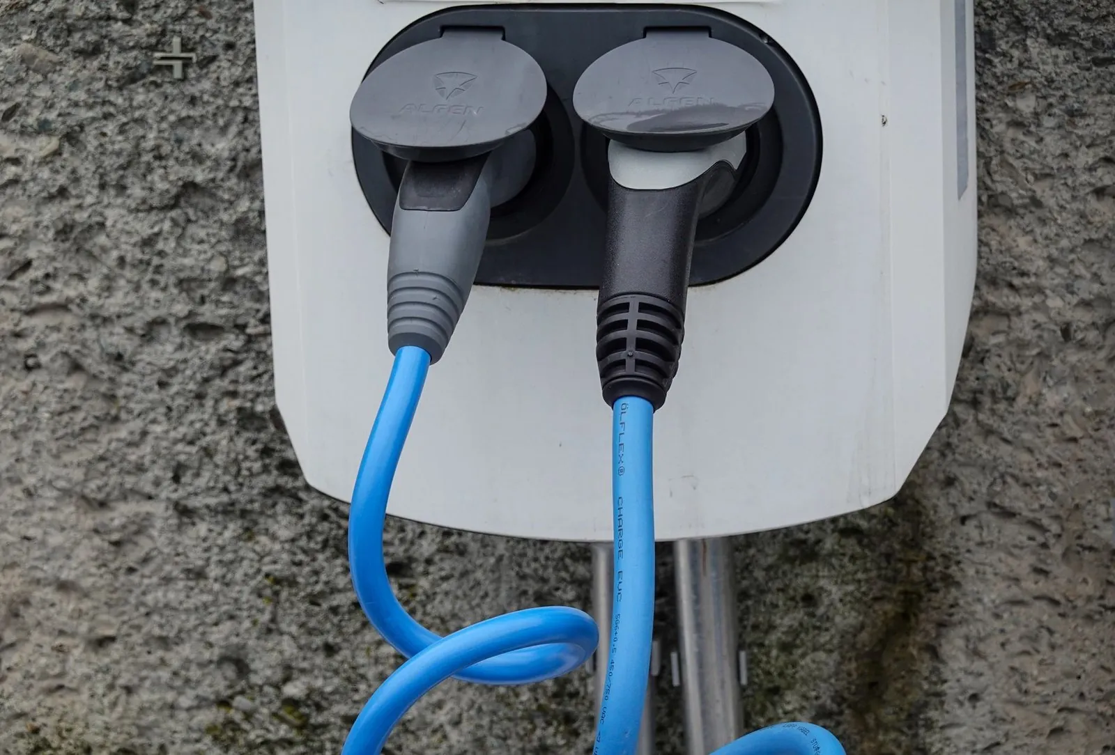 A $418 EV Charging Bill Shows Why Canadians Need to Check Charger Rates Before Plugging In
