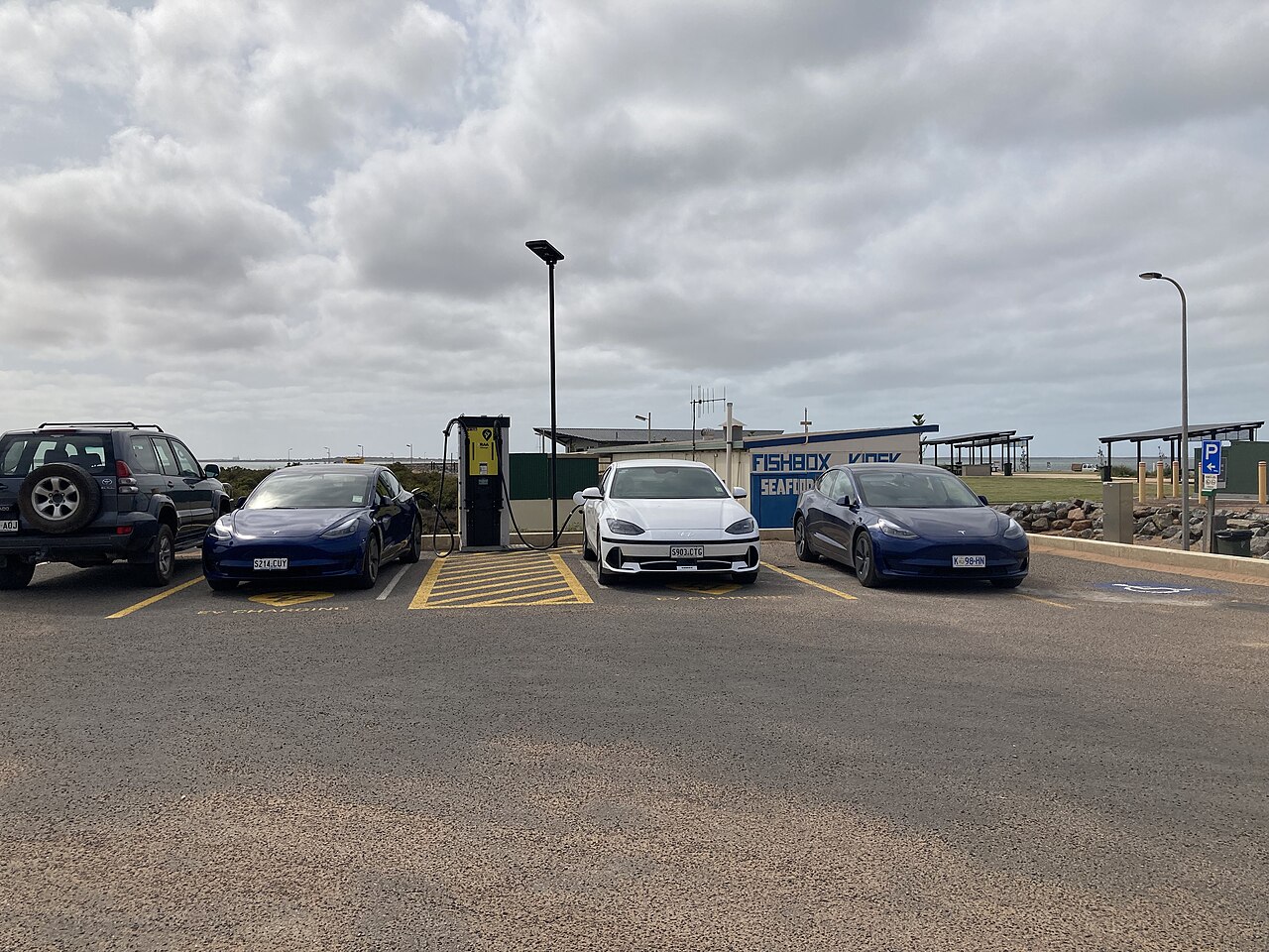 La fiabilité des bornes de recharge publiques de VÉ au Canada : taux de disponibilité et quoi faire quand elles sont en panne