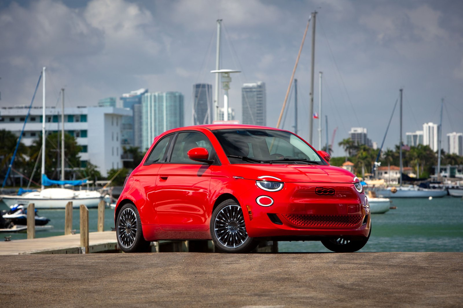 11 VÉ à moins de 41 000 $ au Canada en septembre — la Fiat 500e chute à 29 865 $ après la remise
