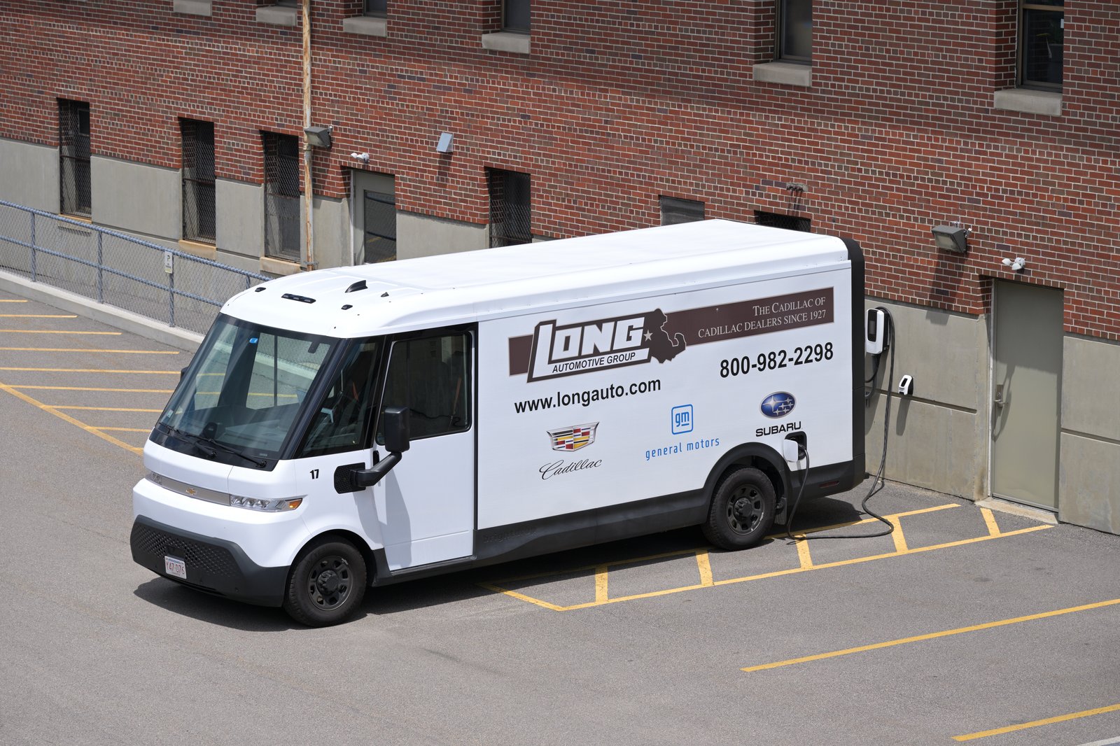 GM s'engage par écrit à ne pas vendre CAMI — l'usine ontarienne qui a construit les fourgons électriques BrightDrop