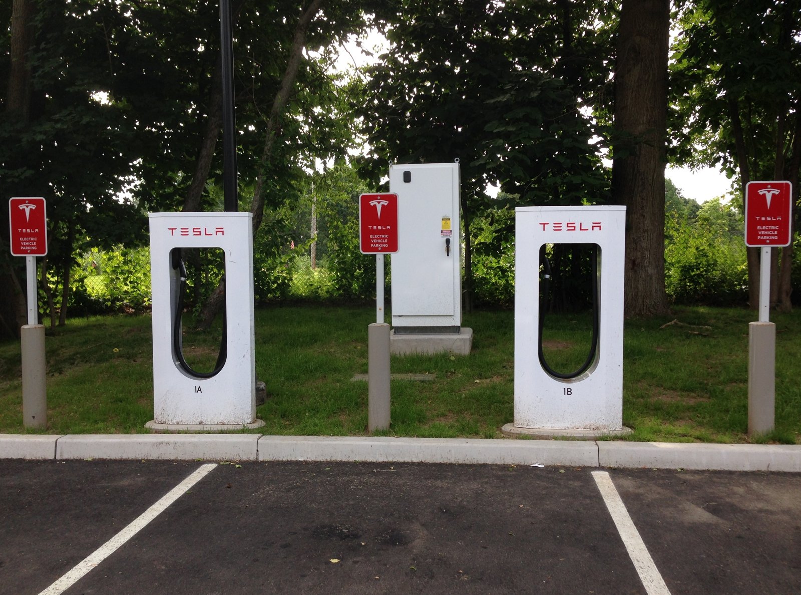 EVs With NACS Ports in Canada 2026: Every Model That Plugs Into Tesla Superchargers Natively