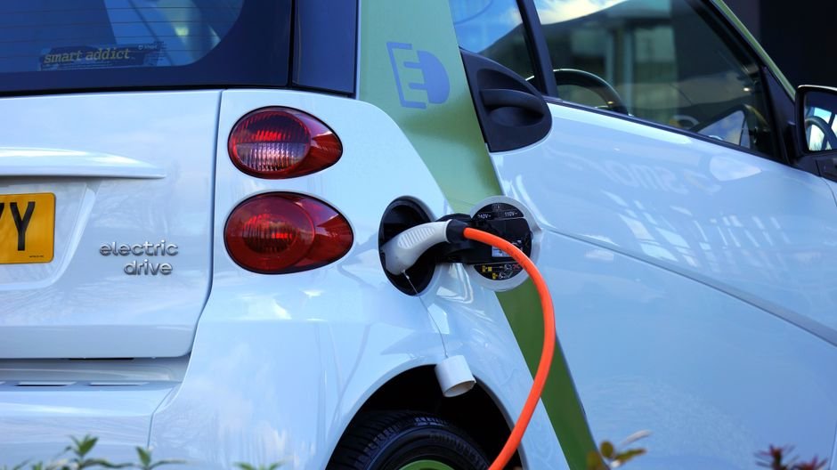 North American EV Sales Plunge 33% in August as Europe Surges — What It Means for Canada