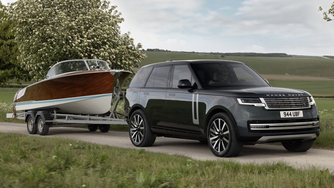 Range Rover Electric 2027 Lands in Canada: $200,800, 535 km Range, NACS Port