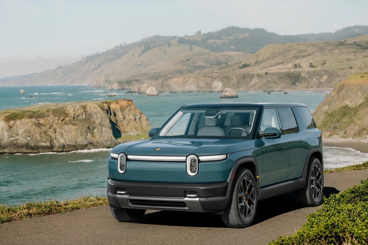 Rivian rappelle 14 VUS R2 année-modèle 2027 pour un boulon de batterie haute tension mal serré