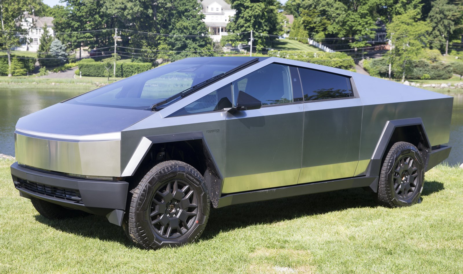 Tesla Cybertruck Prices Jump $5,000 in the U.S. — Canadian Buyers Should Pay Attention