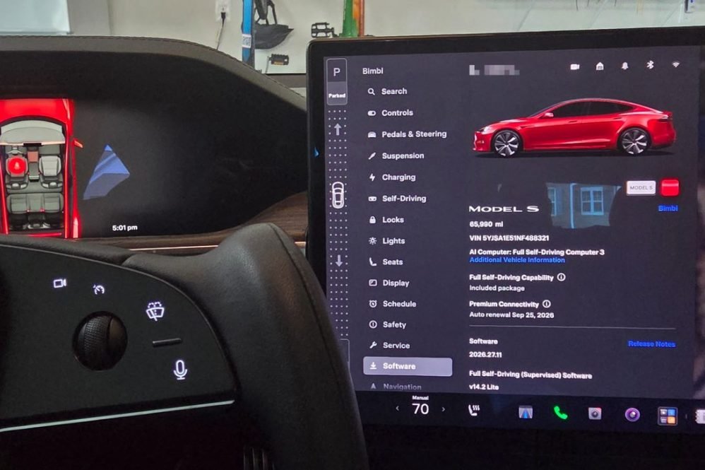 Tesla commence le déploiement de FSD v14.2 Lite sur Model S et Model X HW3 au Canada