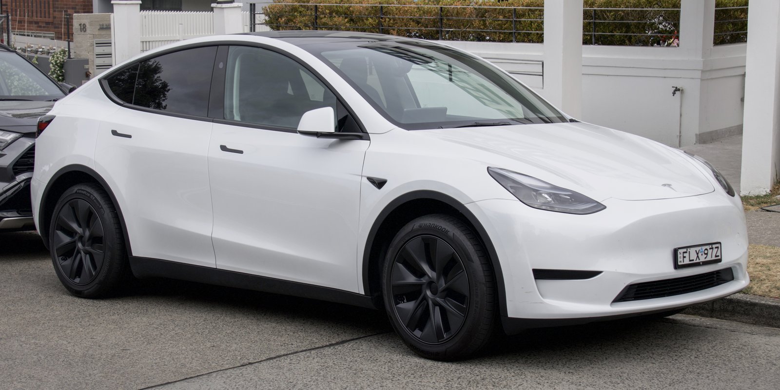Tesla Model Y Wait Times in Canada Stretch Into 2027: What Buyers Can Do
