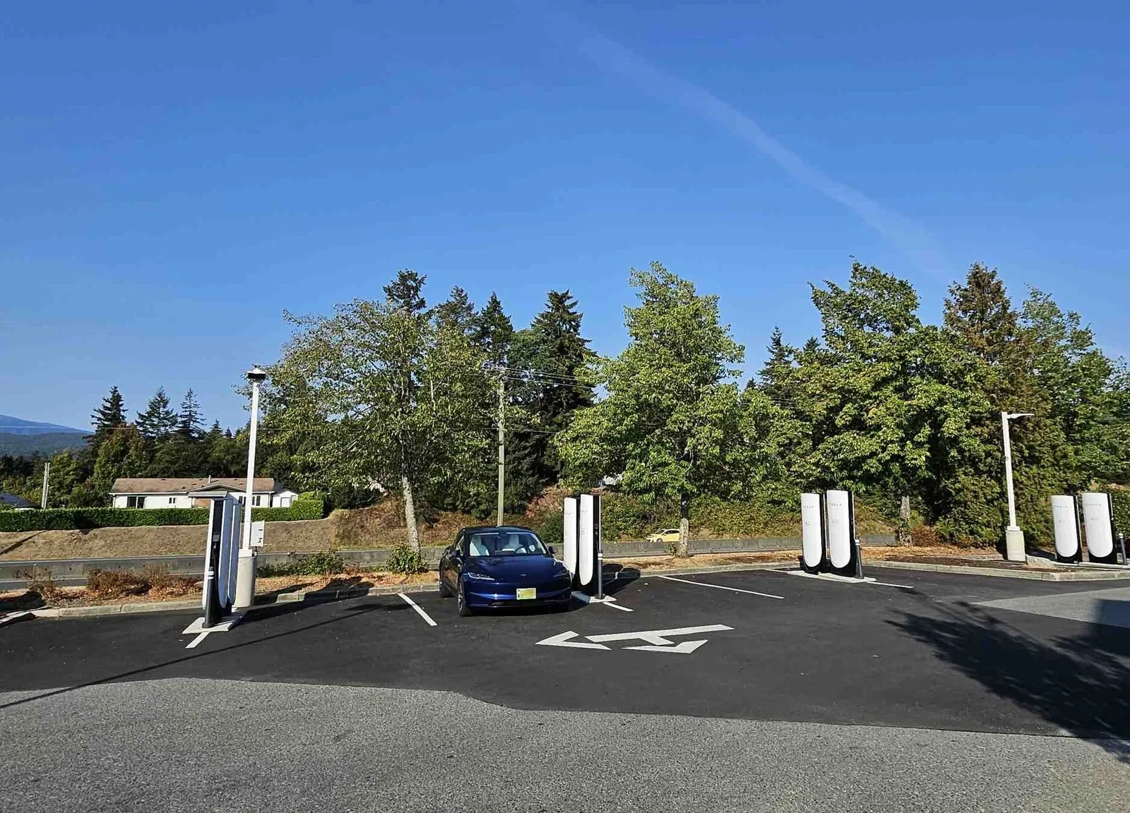 Tesla Opens a Third Nanaimo Supercharger — Vancouver Island Network Hits 96 Stalls