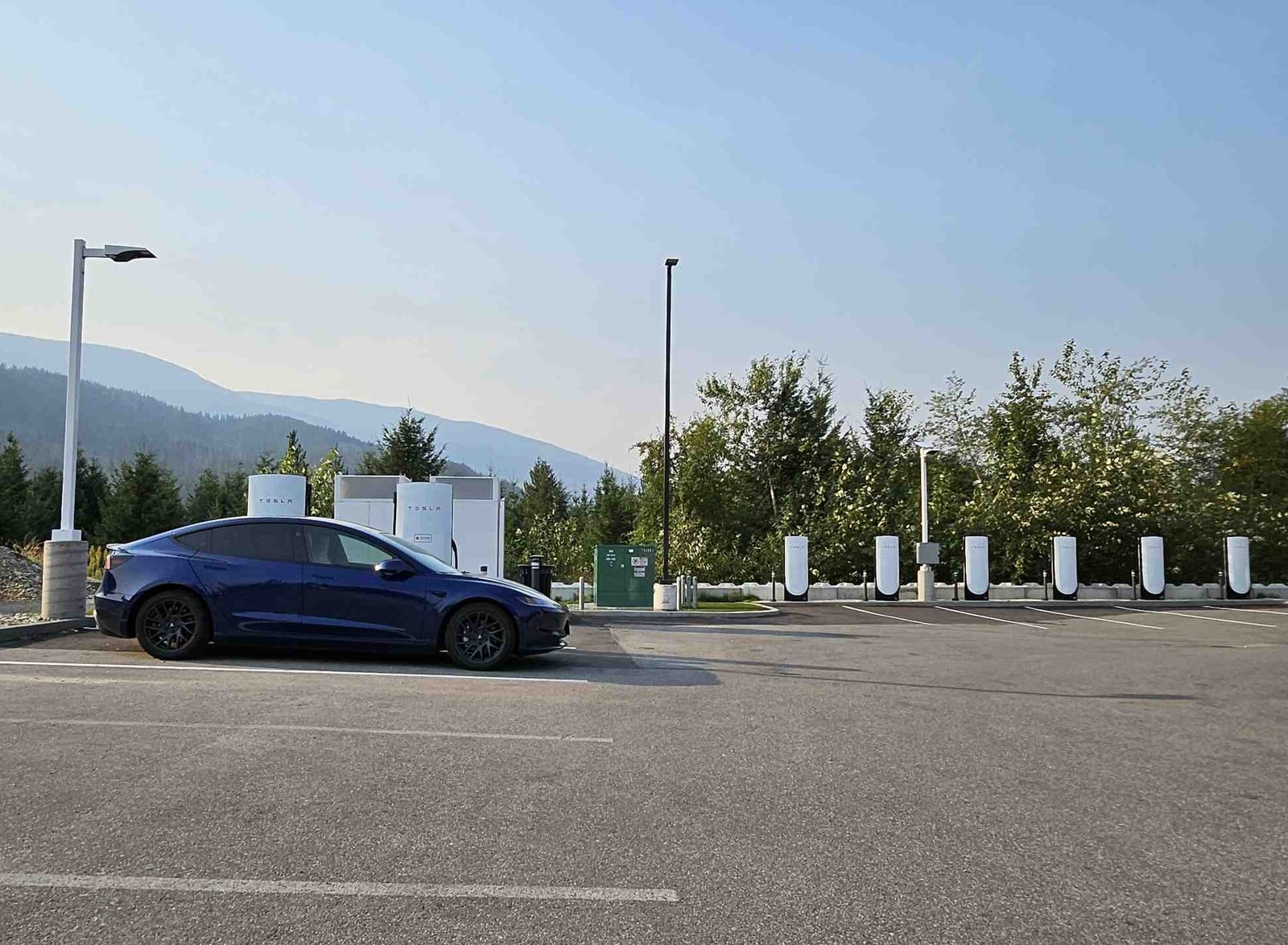 Tesla's New Sicamous Supercharger: 8 V4 Posts Open on the Trans-Canada Highway