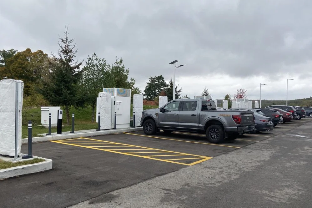 Les bornes de paiement Tesla Supercharger arrivent au Canada
