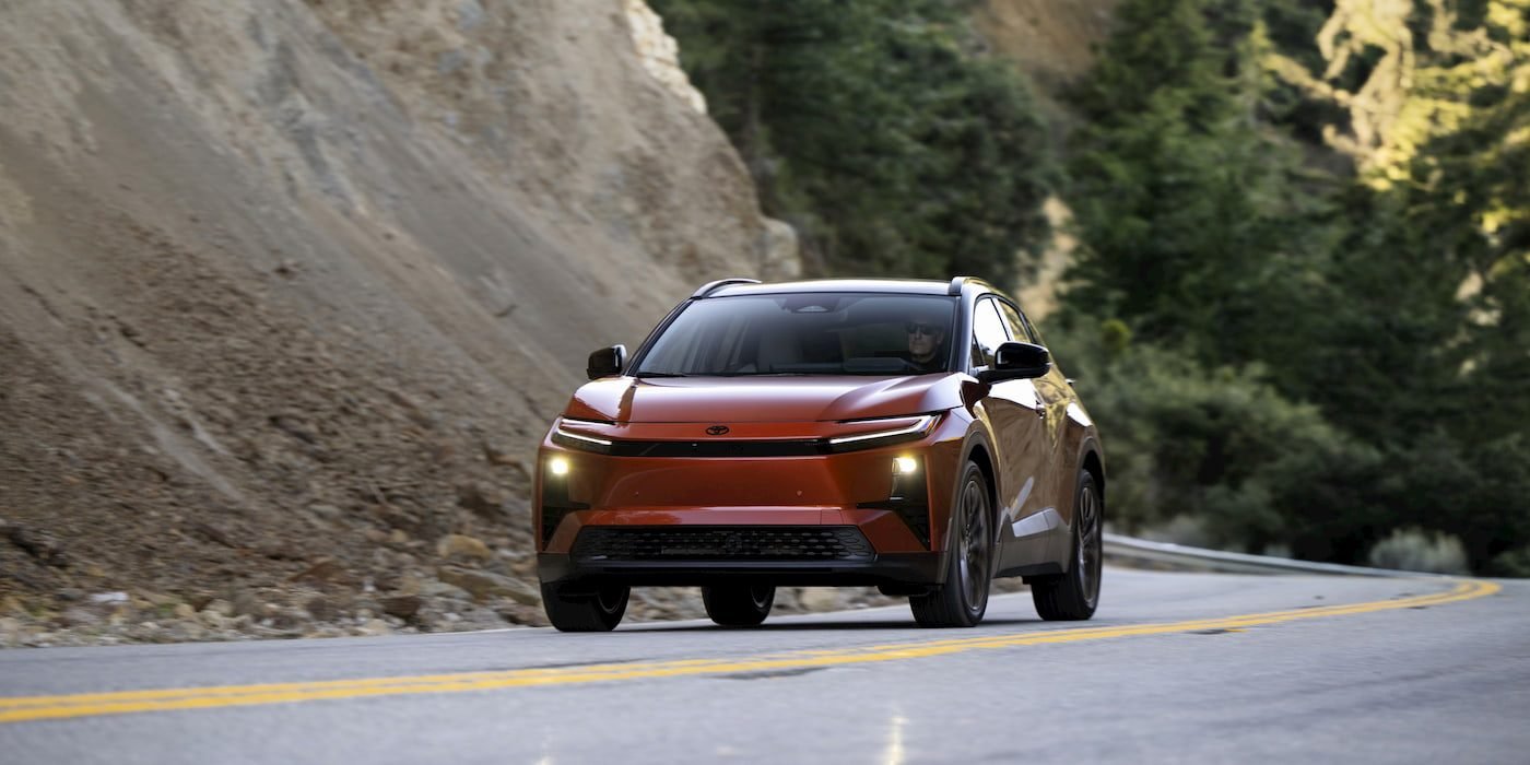 Toyota rappelle environ 10 000 VÉ C-HR pour risque de perte de puissance : le freinage régénératif peut arrêter le système de propulsion