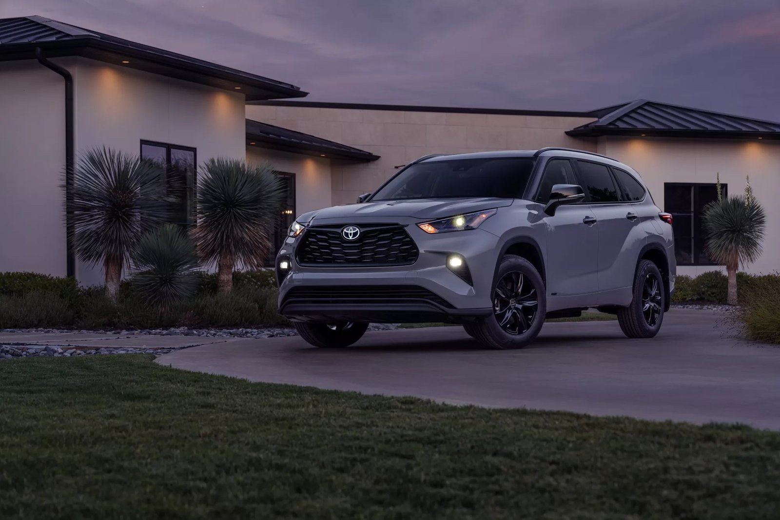 Toyota Expands Highlander Recall to 52,750 Vehicles in Canada — Don't Use the Second-Row Seats Yet