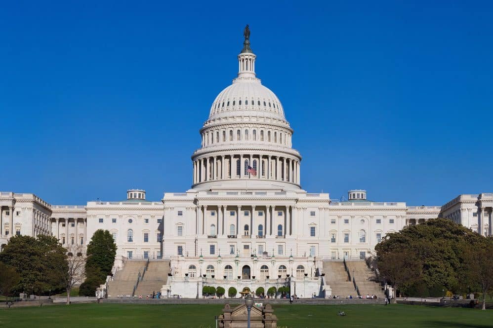 U.S. Democrats Introduce Bill to Double EV Tax Credit to $15,000
